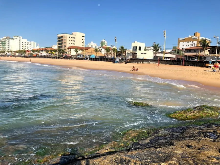 Orla de Macaé, RJ, com prédios ao fundo